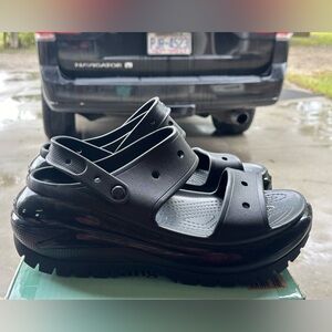 Crocs Unisex-Adult Mega Crush Sandal